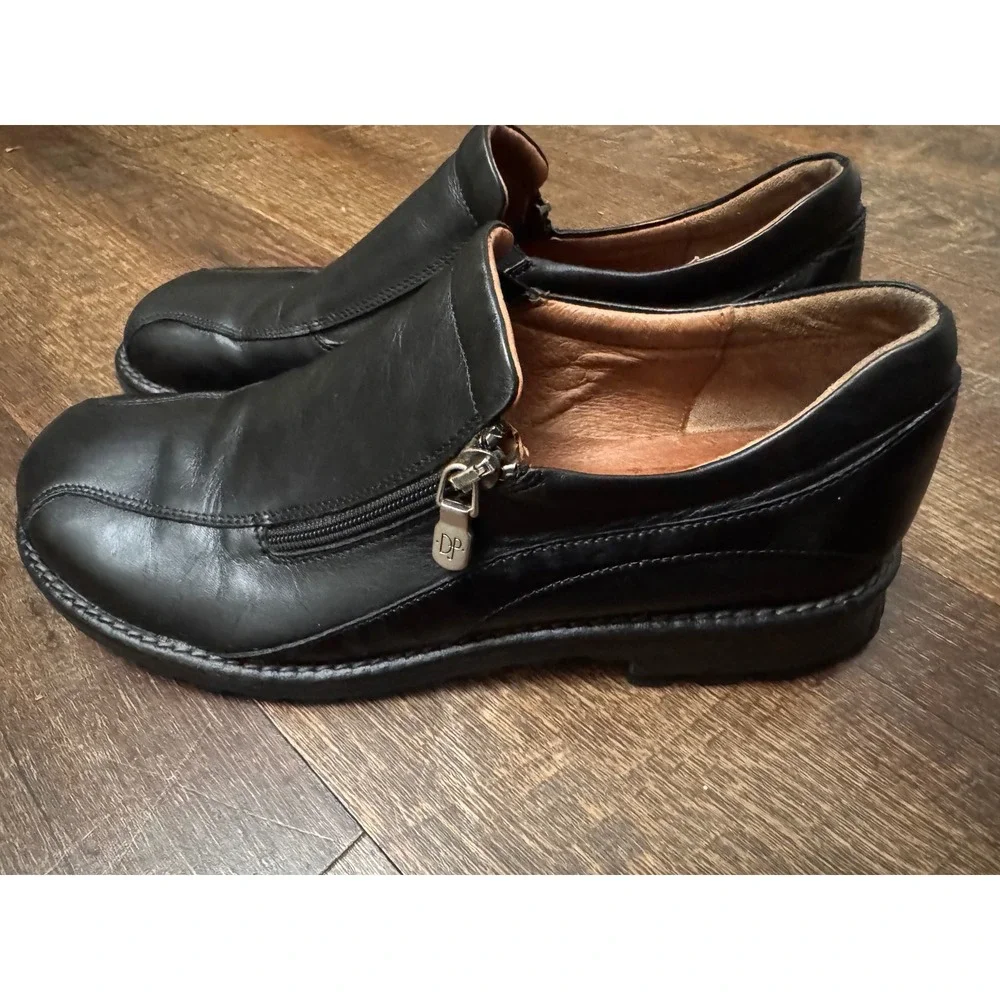 Donald J Pliner Sport Black Leather Zip Loafers Lug Sole Women's 8M